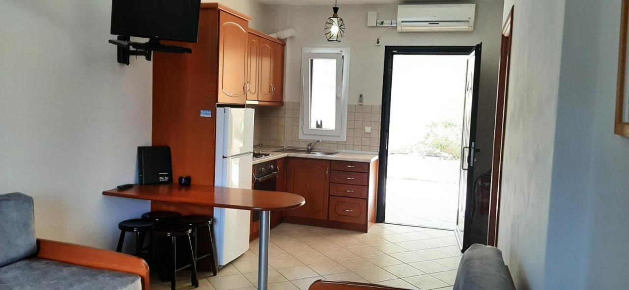 Blue Bay Apartments Sívota Zewnętrze zdjęcie