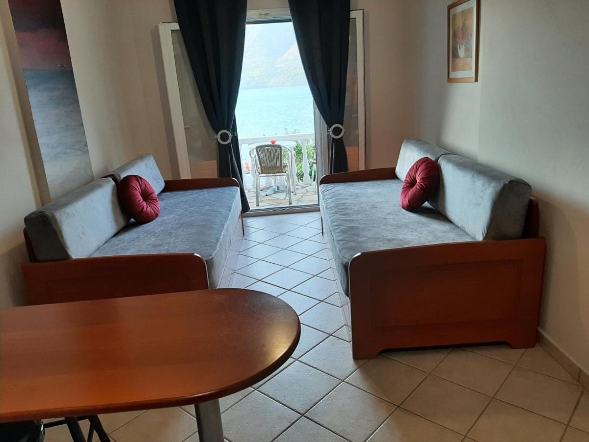 Blue Bay Apartments Sívota Zewnętrze zdjęcie