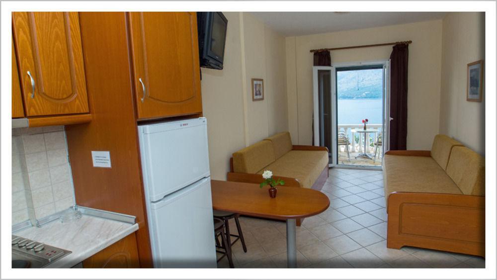 Blue Bay Apartments Sívota Zewnętrze zdjęcie
